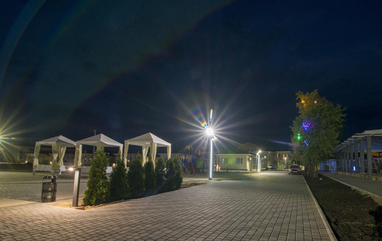 Welcome Summer Hotel Zatoka Ngoại thất bức ảnh