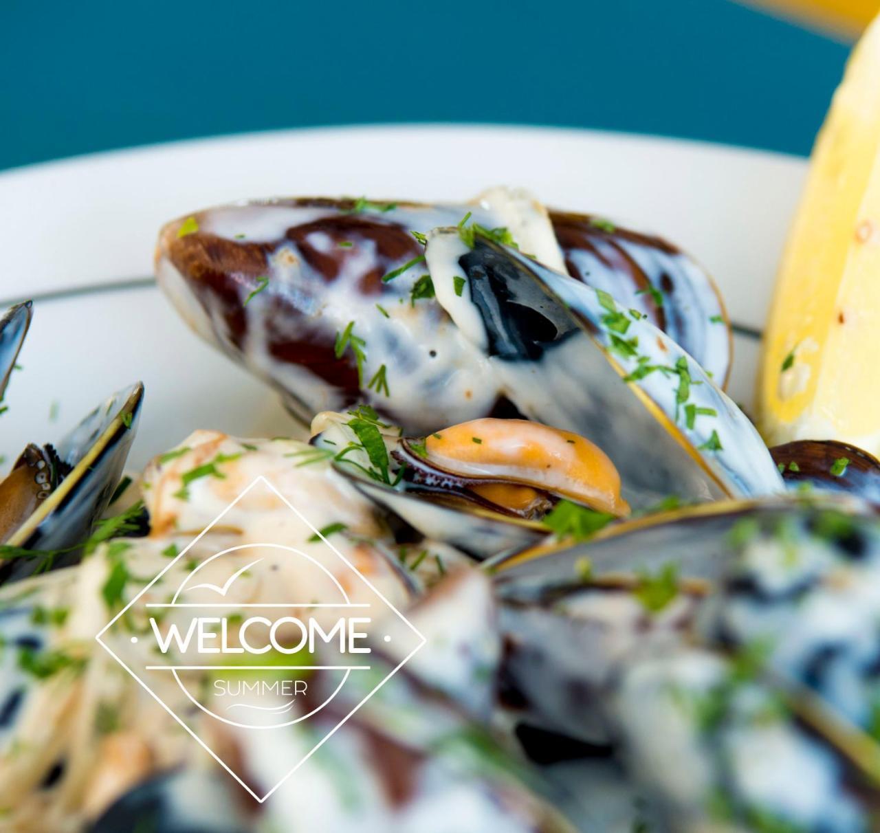 Welcome Summer Hotel Zatoka Ngoại thất bức ảnh