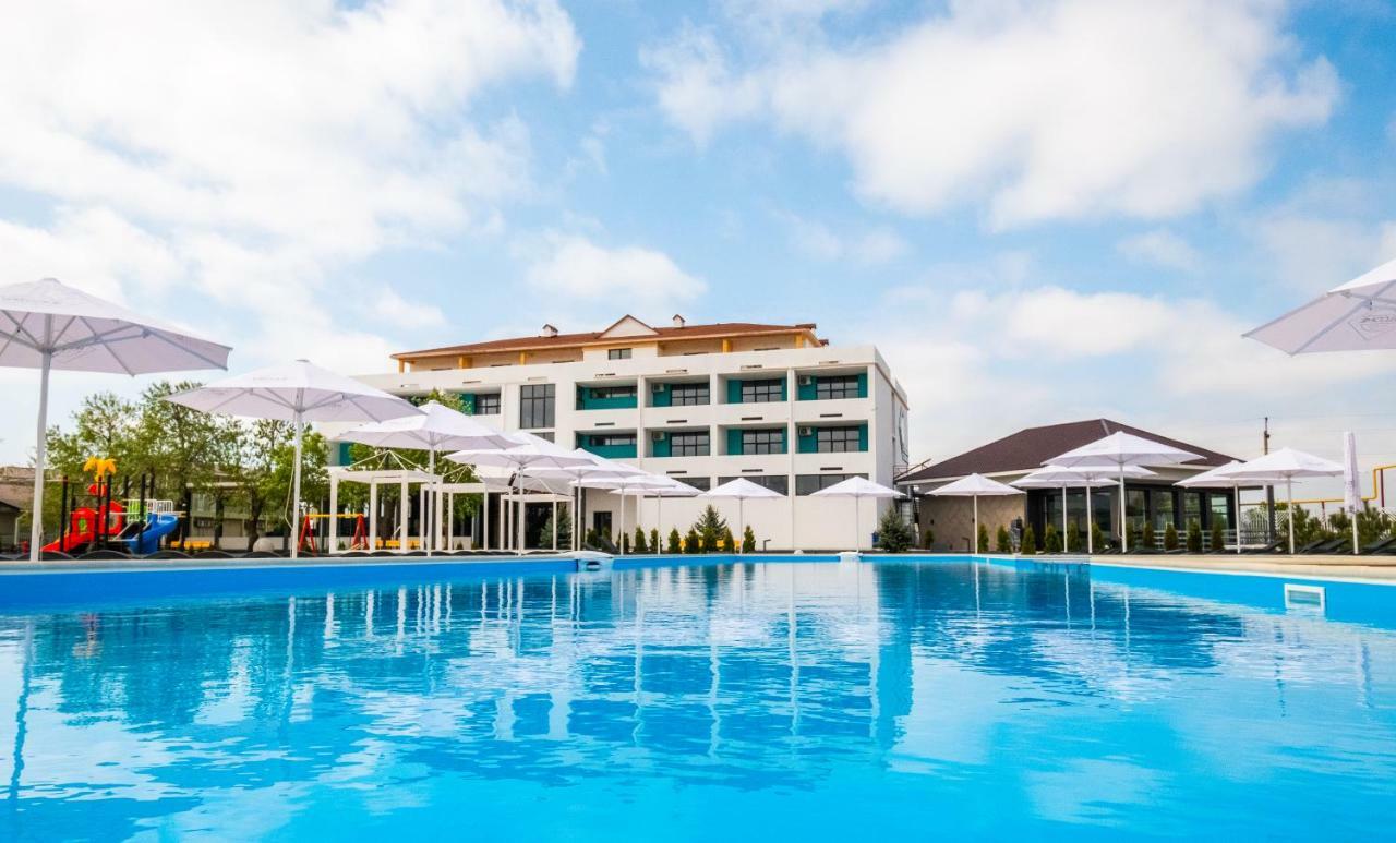 Welcome Summer Hotel Zatoka Ngoại thất bức ảnh