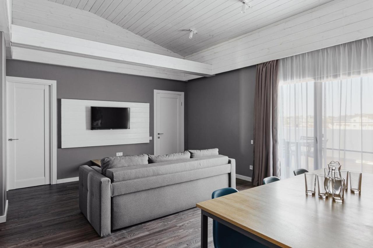 Welcome Summer Hotel Zatoka Ngoại thất bức ảnh