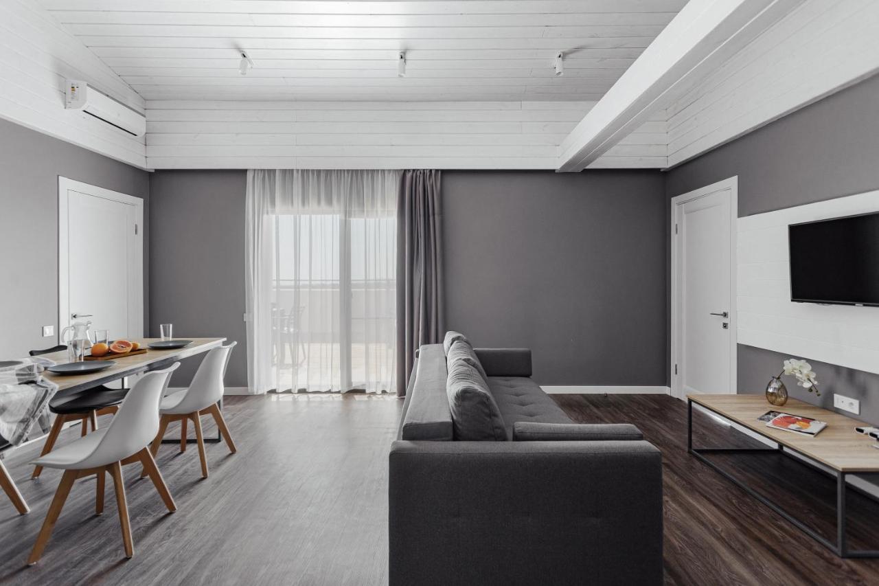 Welcome Summer Hotel Zatoka Ngoại thất bức ảnh